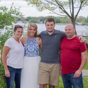 Meet your Posher, Alyson